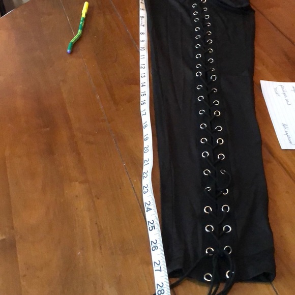 SEXY LACED UP LEGGINGS - Picture 7 of 7